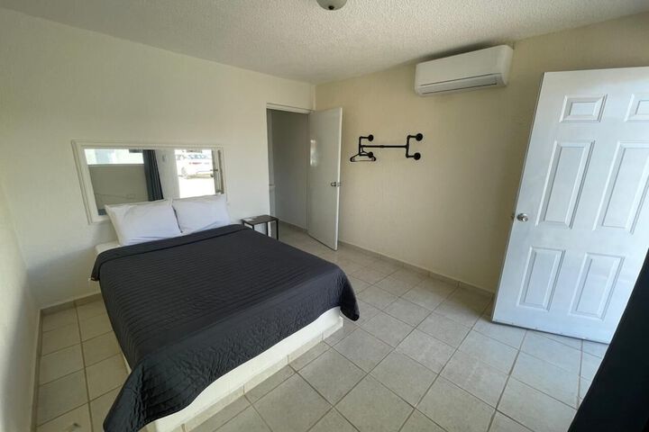 Room 2 of 8