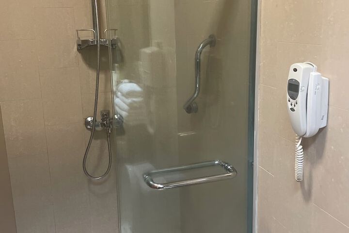 Room 30 of 51