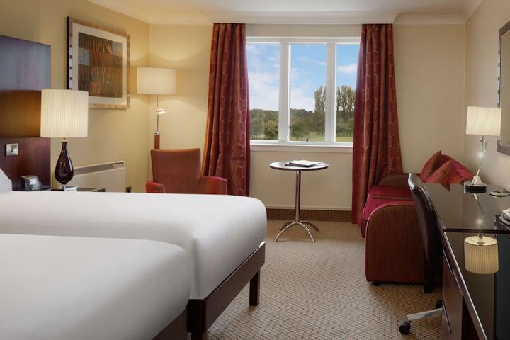 Room 28 of 204