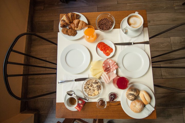 Breakfast/Coffee Service 76 of 90