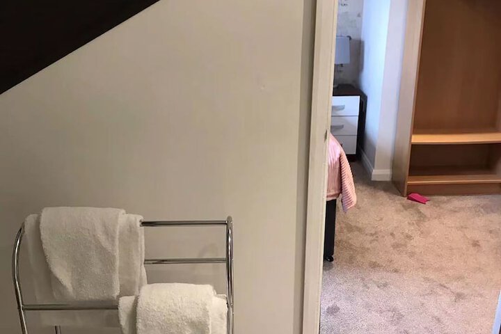 Room 16 of 80