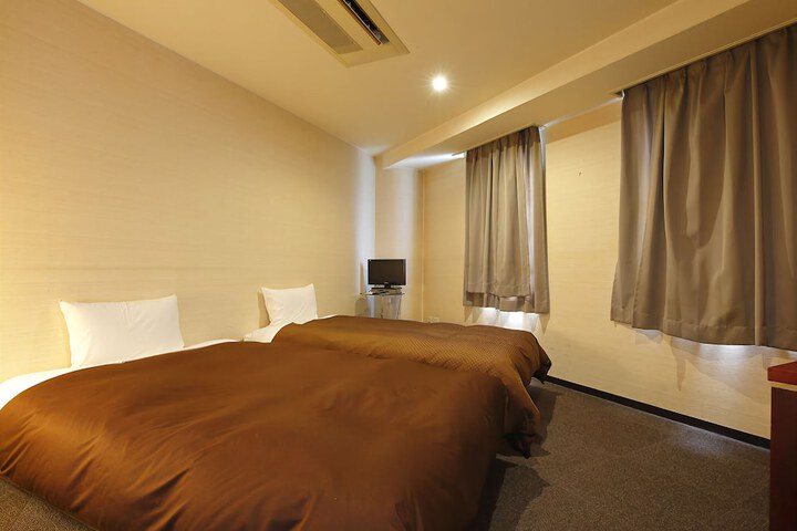 Room 12 of 46