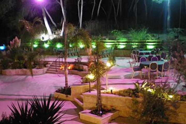 Hotel Exterior 66 of 78