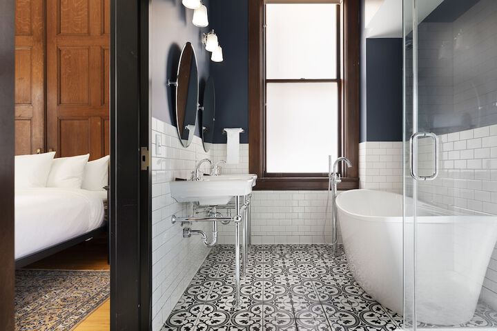 Bathroom shower