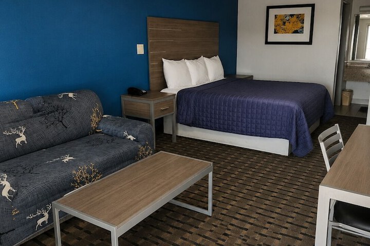 Room 6 of 15