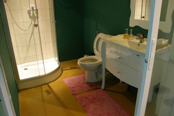Room 12 of 21