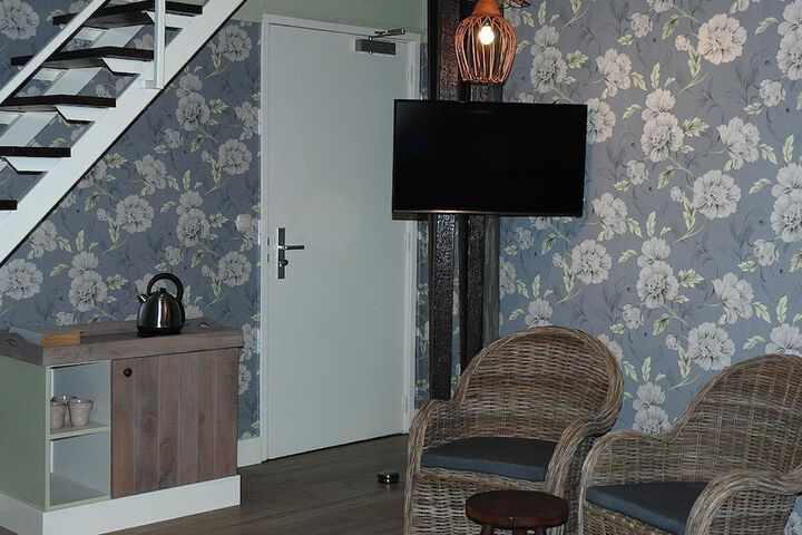 Room 8 of 24