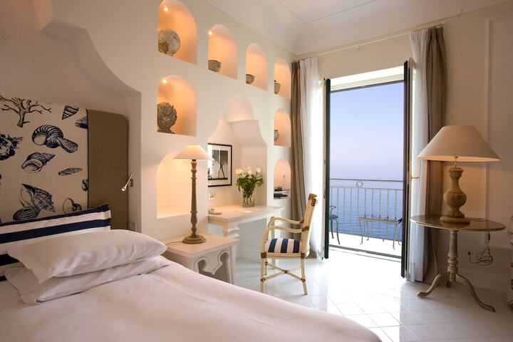 Room 35 of 118
