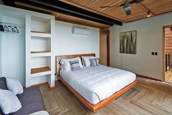 Room 76 of 294