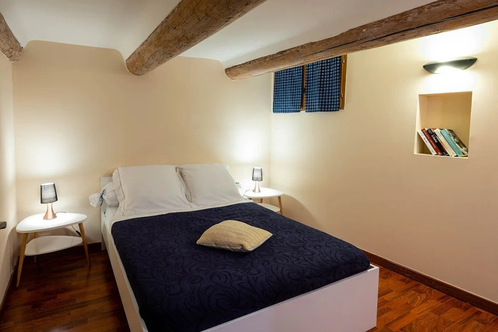 Room 2 of 12
