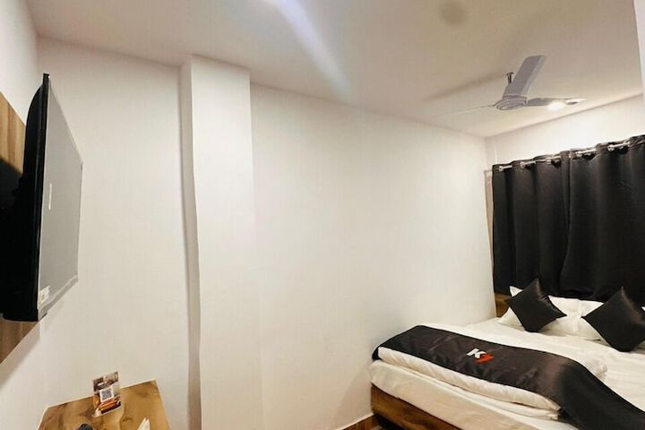 Room 18 of 33