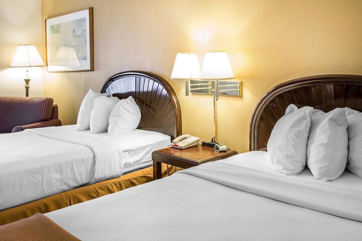 2 Double Beds (2 of 6)