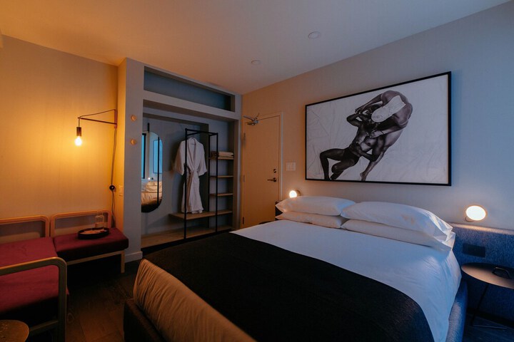 Room 15 of 63