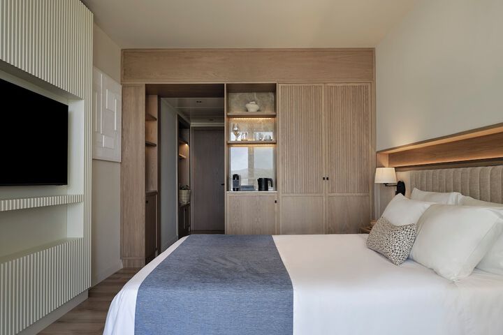 Room 92 of 247