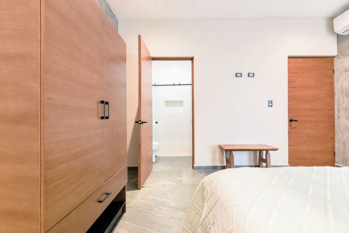 Room 22 of 148