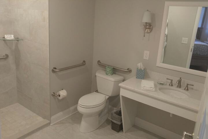 Room 32 of 49
