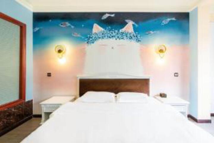 Room 6 of 6