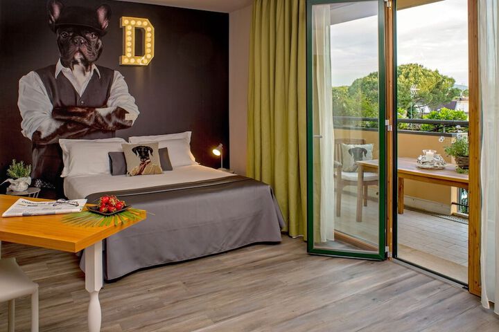 Room 12 of 62
