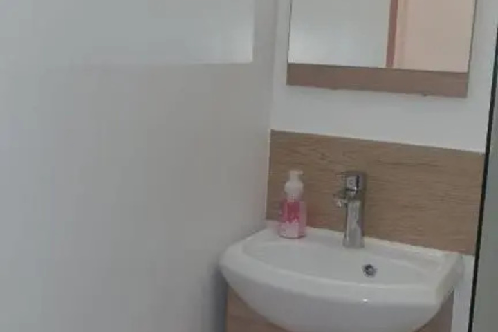 Room 4 of 11