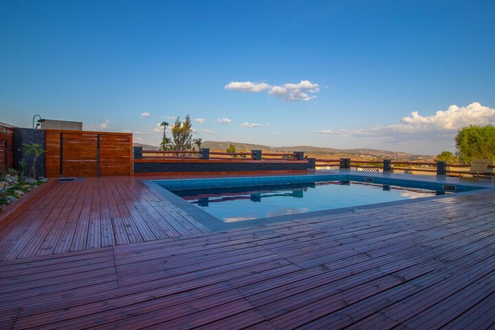 Pool 26 of 43