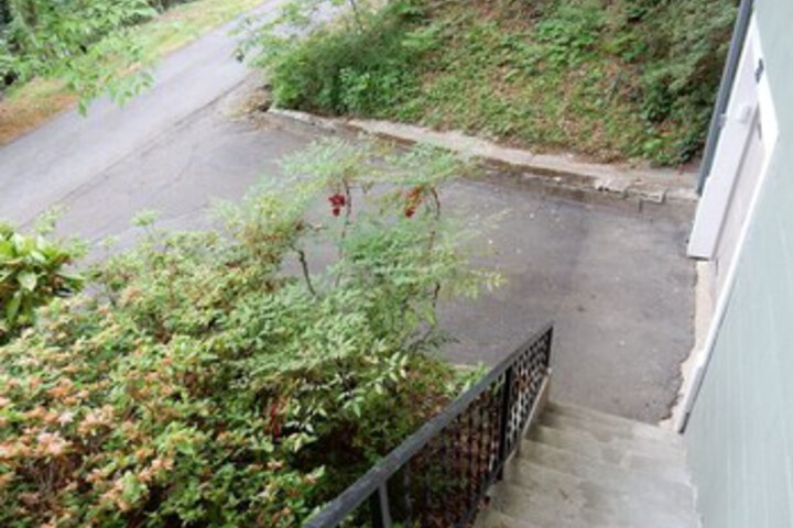 Property Grounds 38 of 43