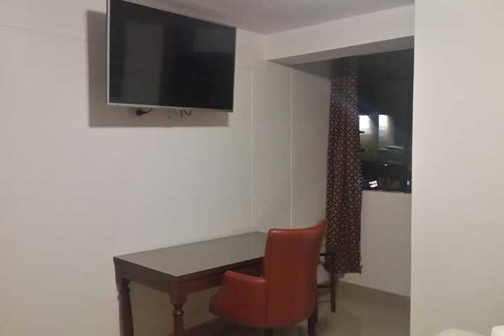 Room 21 of 35