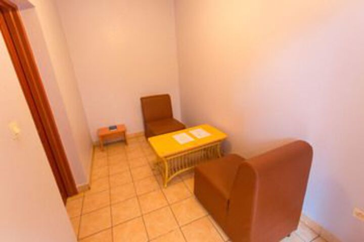 Room 42 of 60