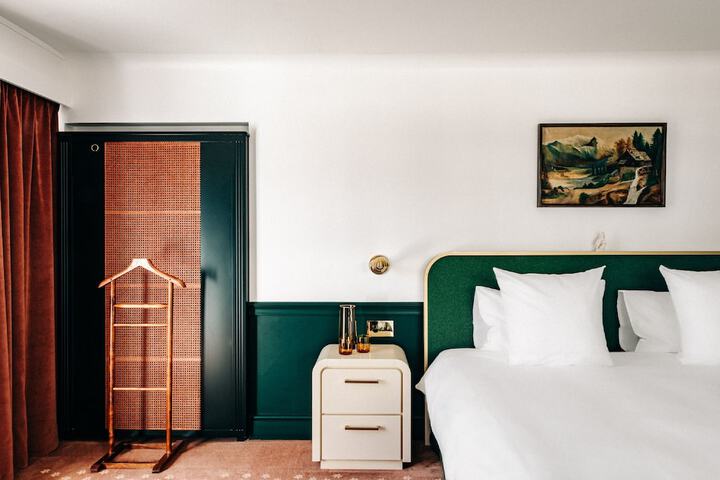 Room 6 of 62
