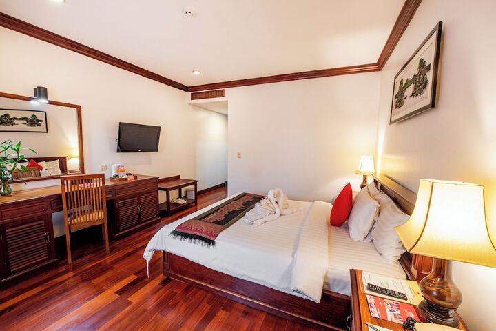 Room 12 of 90