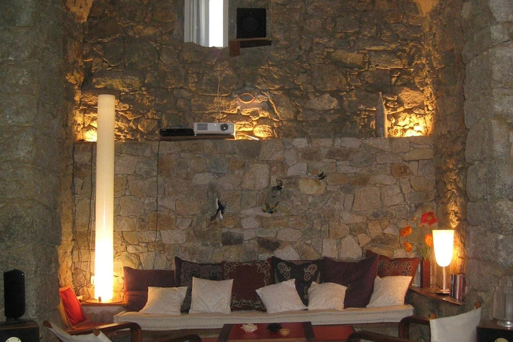 Room 2 of 12