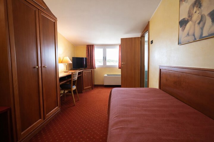 Room 35 of 105