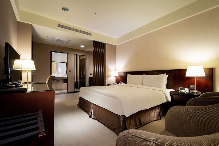 Room 15 of 124