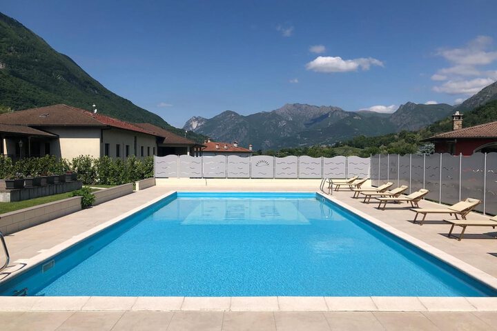 Hotel Pool