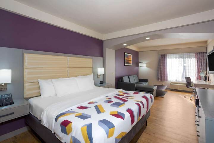 Room 3 of 29