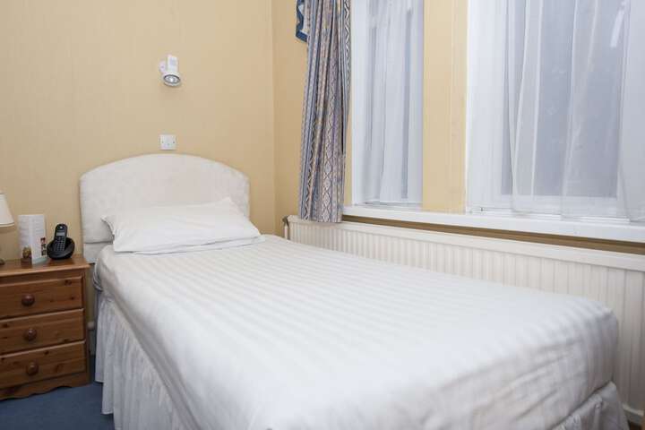 Room 7 of 118