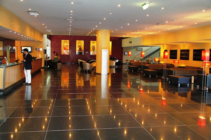 Guest Lobby