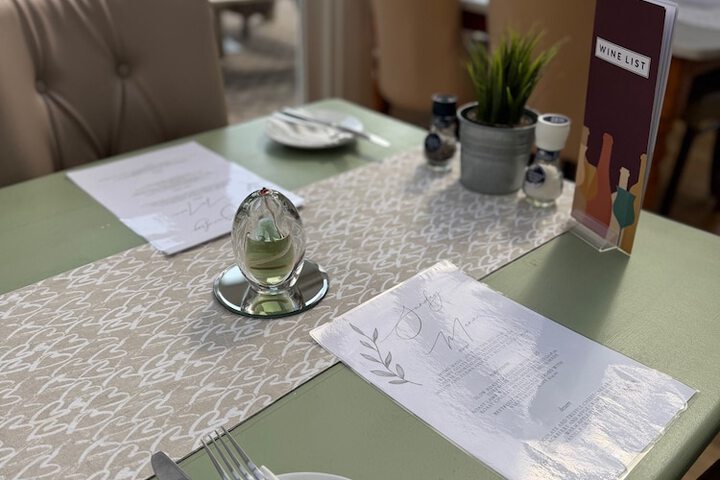 Dining 32 of 52