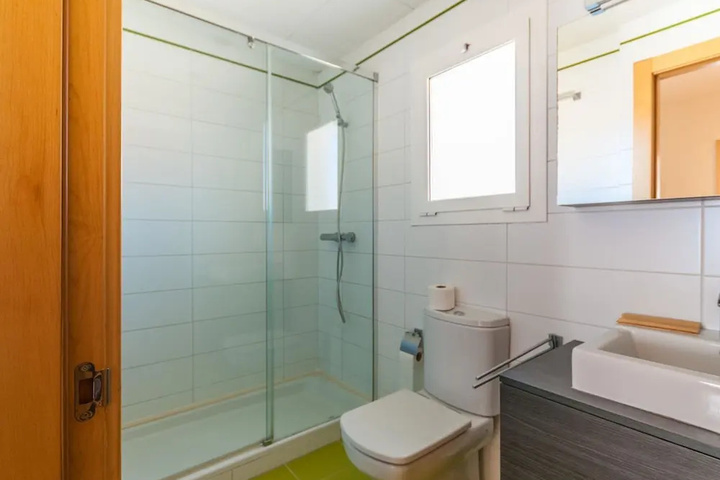 Room 8 of 22