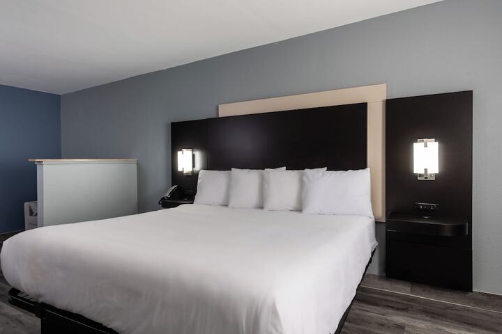 Room 8 of 20