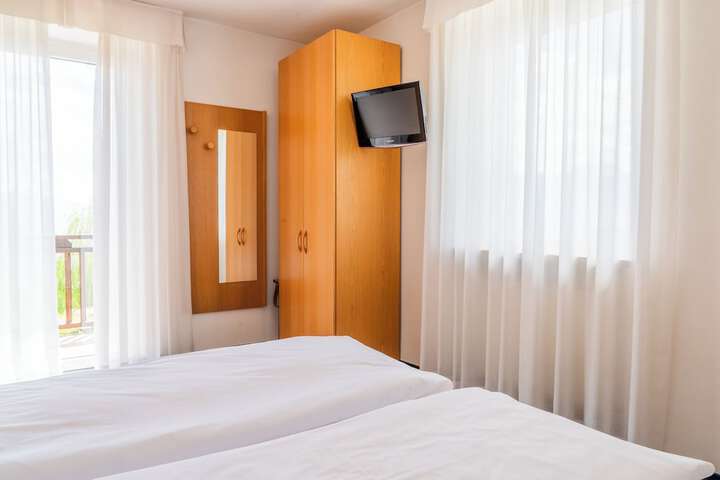 Room 80 of 115