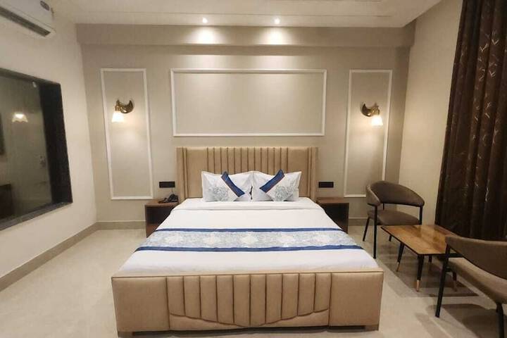 Room 19 of 38