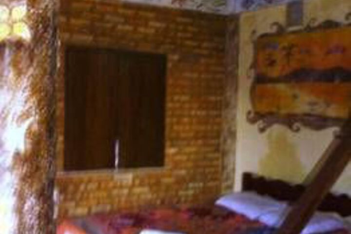Room 13 of 25