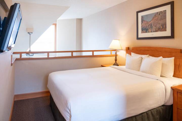 Room 25 of 105