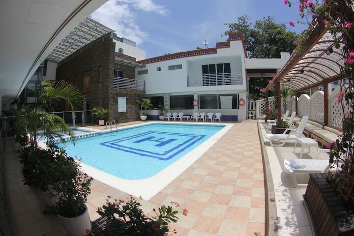 Pool Hotel
