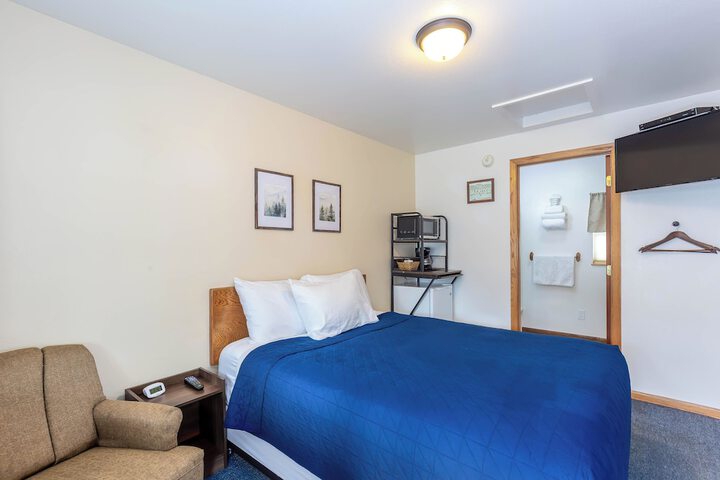 Room 9 of 30