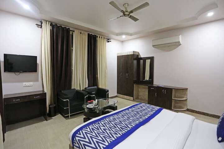 Room 10 of 20