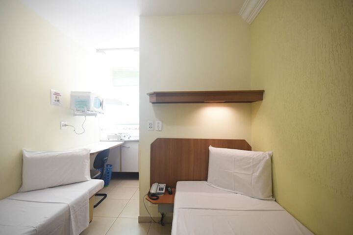 Room 11 of 38