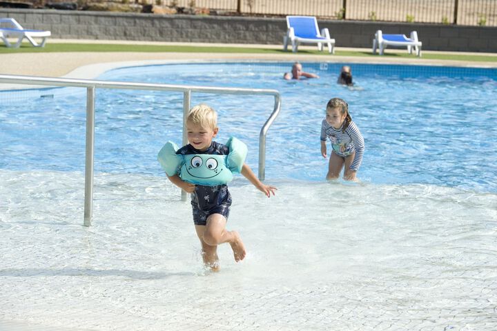 Pool 61 of 77