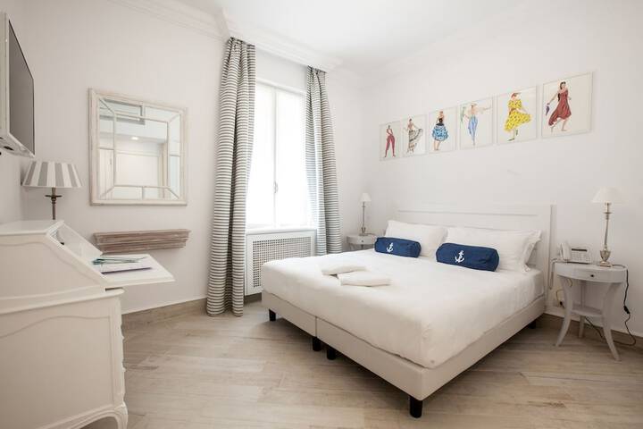 Room 27 of 89