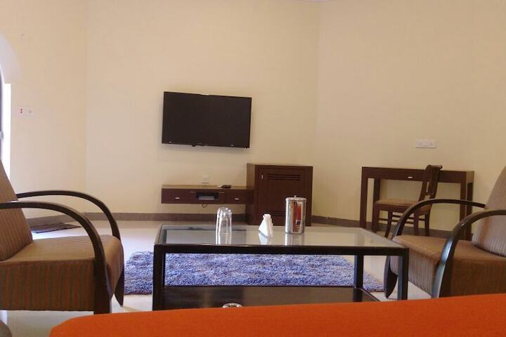 Room 6 of 157